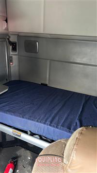 2014 Kenworth T680 6X4 T/A SLEEPER TRUCK TRA