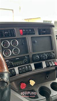 2014 Kenworth T680 6X4 T/A SLEEPER TRUCK TRA