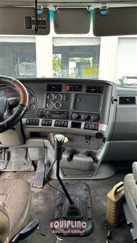 2014 Kenworth T680 6X4 T/A SLEEPER TRUCK TRA
