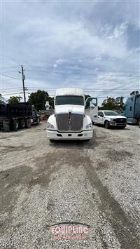 2014 Kenworth T680 6X4 T/A SLEEPER TRUCK TRA