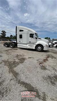 2014 Kenworth T680 6X4 T/A SLEEPER TRUCK TRA