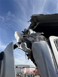 2018 Kenworth T680 6X4 T/A SLEEPER TRUCK TRA
