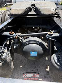2023 Kenworth T680 6X4 T/A SLEEPER TRUCK TRA
