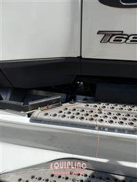 2023 Kenworth T680 6X4 T/A SLEEPER TRUCK TRA