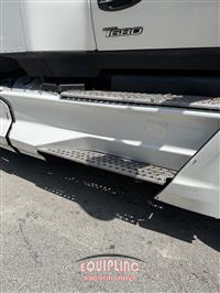 2023 Kenworth T680 6X4 T/A SLEEPER TRUCK TRA