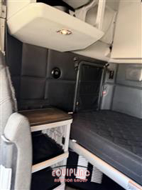 2023 Kenworth T680 6X4 T/A SLEEPER TRUCK TRA