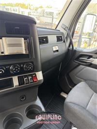 2023 Kenworth T680 6X4 T/A SLEEPER TRUCK TRA