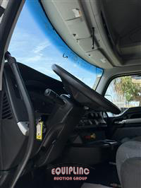 2023 Kenworth T680 6X4 T/A SLEEPER TRUCK TRA
