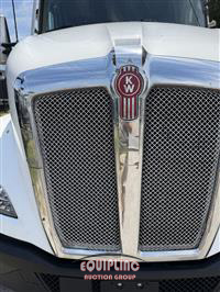 2023 Kenworth T680 6X4 T/A SLEEPER TRUCK TRA