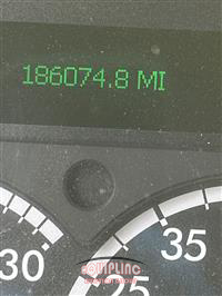 2017 Freightliner M2 4X2 S/A 26FT NON CDL BOX TR
