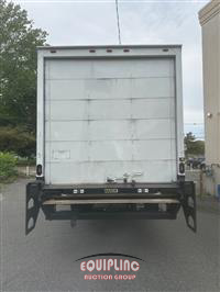 2017 Freightliner M2 4X2 S/A 26FT NON CDL BOX TR