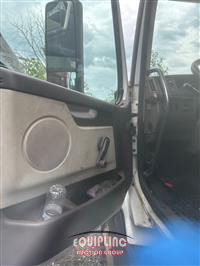 2014 Volvo VNL670