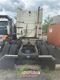 2014 Volvo VNL670