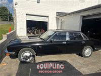 1993 JAGUAR Vanden Plas