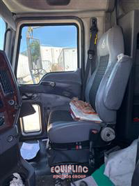 2013 Mack CXU 6X4 T/A MID ROOF SLEEPER