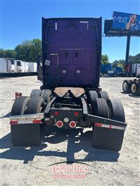 2016 Freightliner Cascadia 6x4 T/A SLEEPER TRUCK