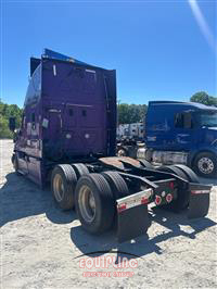 2016 Freightliner Cascadia 6x4 T/A SLEEPER TRUCK