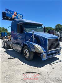 2005 VOLVO TRUCK VNL 6x4 T/A MID ROOF SLEEPER T