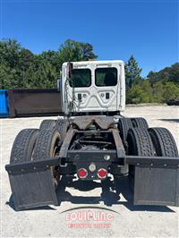 2010 Freightliner Cascadia CA113DC 6X4 T/A DAY C
