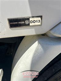 2010 Freightliner Cascadia CA113DC 6X4 T/A DAY C