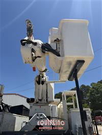2015 Freightliner M2 4X4 BUCKET TRUCK