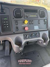 2015 Freightliner M2 4X4 BUCKET TRUCK