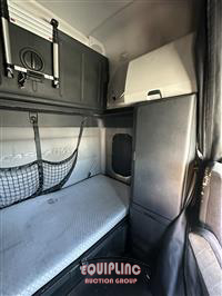 2018 Freightliner CASCADIA 6X4 T/A SLEEPER TRUCK