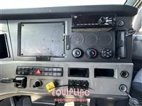 2018 Freightliner CASCADIA 6X4 T/A SLEEPER TRUCK
