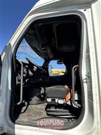2018 Freightliner CASCADIA 6X4 T/A SLEEPER TRUCK