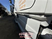 2018 Freightliner CASCADIA 6X4 T/A SLEEPER TRUCK