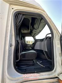2018 Freightliner CASCADIA 6X4 T/A SLEEPER TRUCK