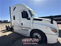 2018 Freightliner CASCADIA 6X4 T/A SLEEPER TRUCK