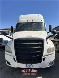 2018 Freightliner CASCADIA 6X4 T/A SLEEPER TRUCK