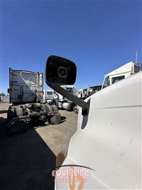 2018 Freightliner CASCADIA 6X4 T/A SLEEPER TRUCK