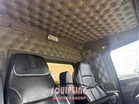 2007 Kenworth W900L 6X4 T/A DAY CAB TRUCK