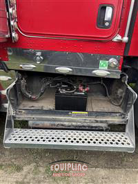 2007 Kenworth W900L 6X4 T/A DAY CAB TRUCK