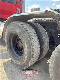 2007 Kenworth W900L 6X4 T/A DAY CAB TRUCK