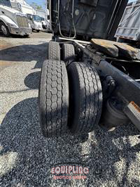 2016 Freightliner CASCADIA 6X4 T/A SLEEPER TRUCK