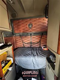 2016 Freightliner CASCADIA 6X4 T/A SLEEPER TRUCK