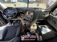 2016 Freightliner CASCADIA 6X4 T/A SLEEPER TRUCK