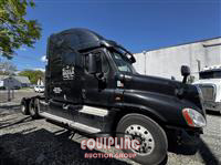 2016 Freightliner CASCADIA 6X4 T/A SLEEPER TRUCK