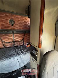 2016 Freightliner CASCADIA 6X4 T/A SLEEPER TRUCK