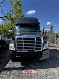 2016 Freightliner CASCADIA 6X4 T/A SLEEPER TRUCK