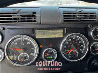 2016 Freightliner CASCADIA 6X4 T/A SLEEPER TRUCK