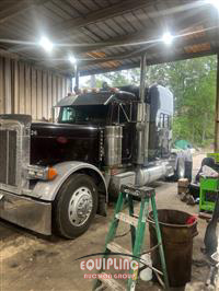 2002 Peterbilt 379