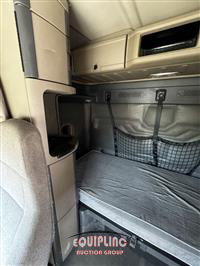 2017 Freightliner CASCADIA 6X4 T/A SLEEPER TRUCK
