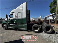 2017 Freightliner CASCADIA 6X4 T/A SLEEPER TRUCK
