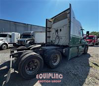 2017 Freightliner CASCADIA 6X4 T/A SLEEPER TRUCK