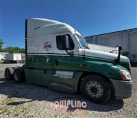 2017 Freightliner CASCADIA 6X4 T/A SLEEPER TRUCK