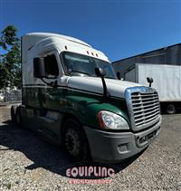 2017 Freightliner CASCADIA 6X4 T/A SLEEPER TRUCK